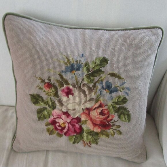 Vintage Floral Needlepoint Throw Pillow Gray Green Velvet Back Handcrafted GUC - Picture 2 of 16